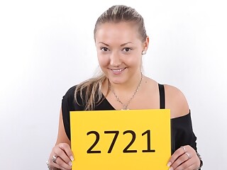 Casting Huge Natural Boobs sized 7!